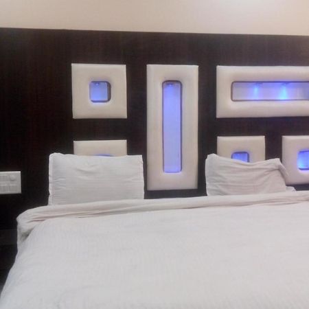 ראנצ'י Hotel Priya Palace מראה חיצוני תמונה