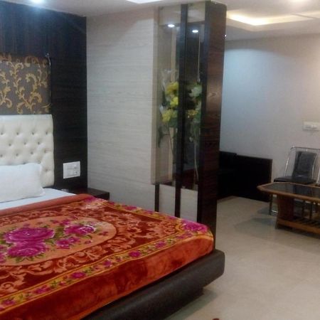 ראנצ'י Hotel Priya Palace מראה חיצוני תמונה