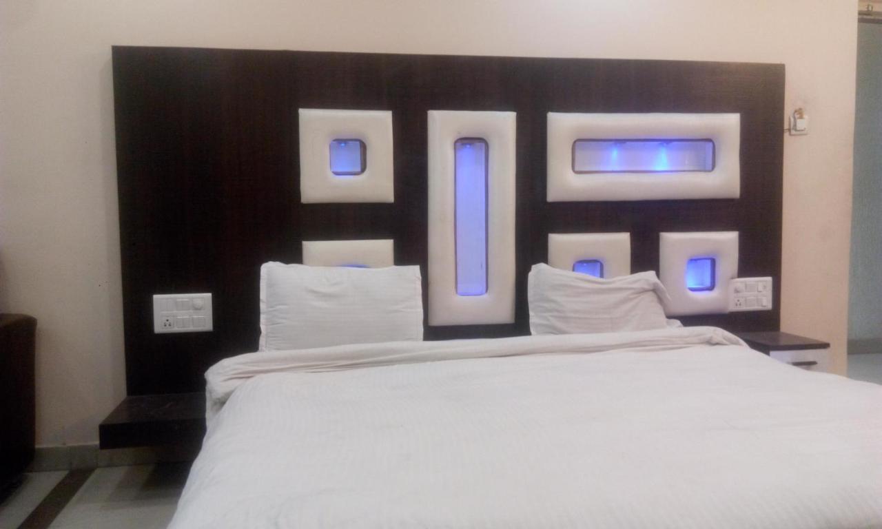 ראנצ'י Hotel Priya Palace מראה חיצוני תמונה