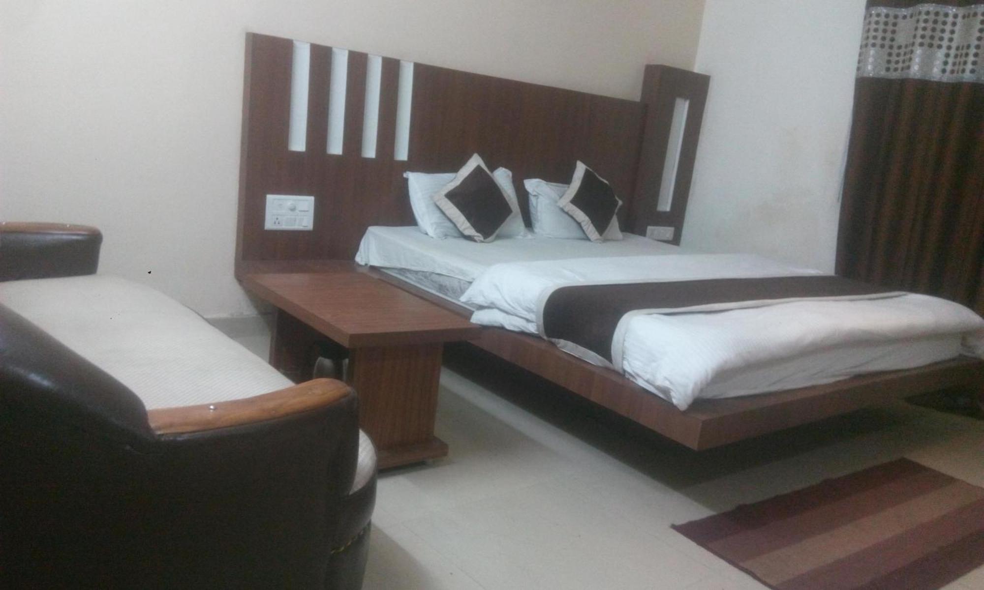 ראנצ'י Hotel Priya Palace מראה חיצוני תמונה