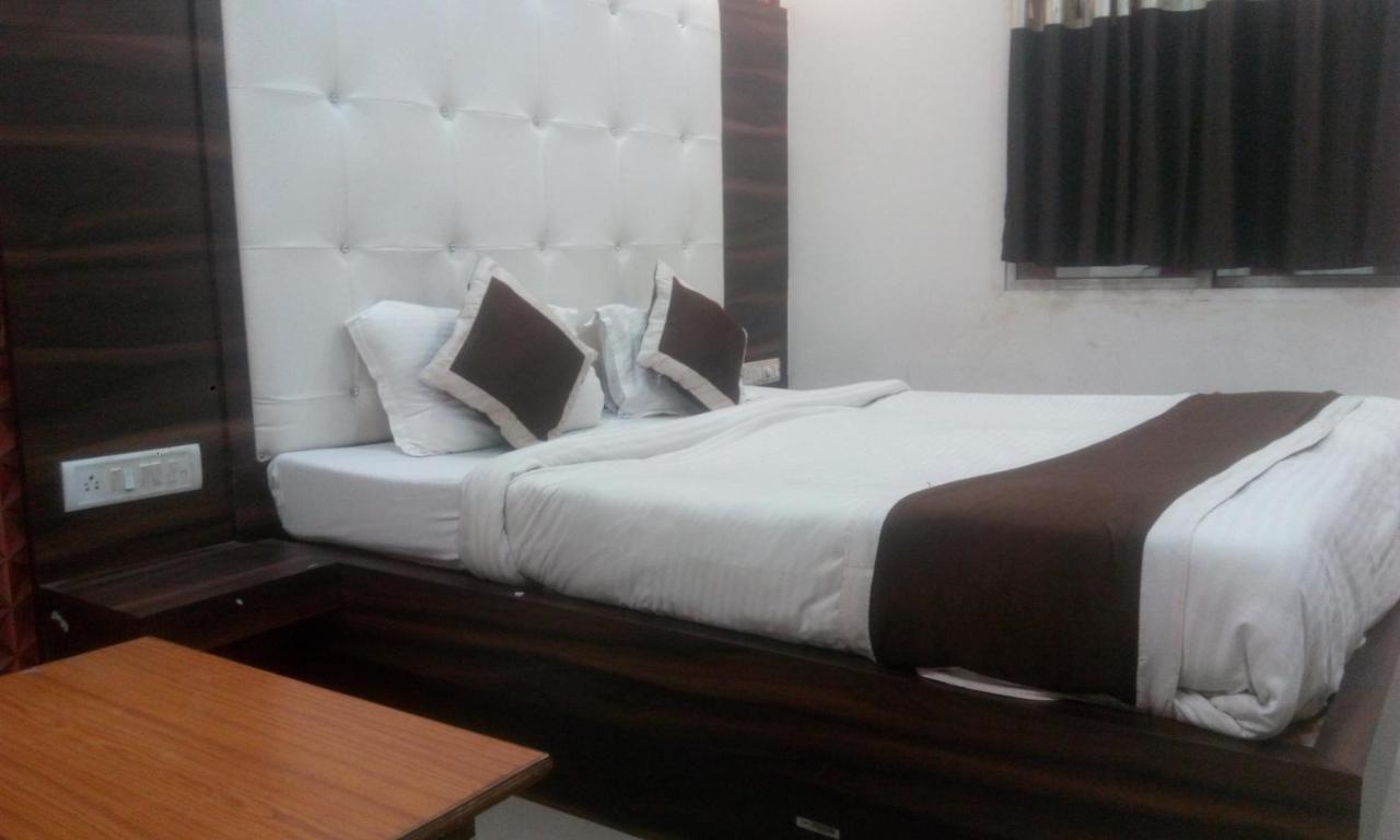 ראנצ'י Hotel Priya Palace מראה חיצוני תמונה