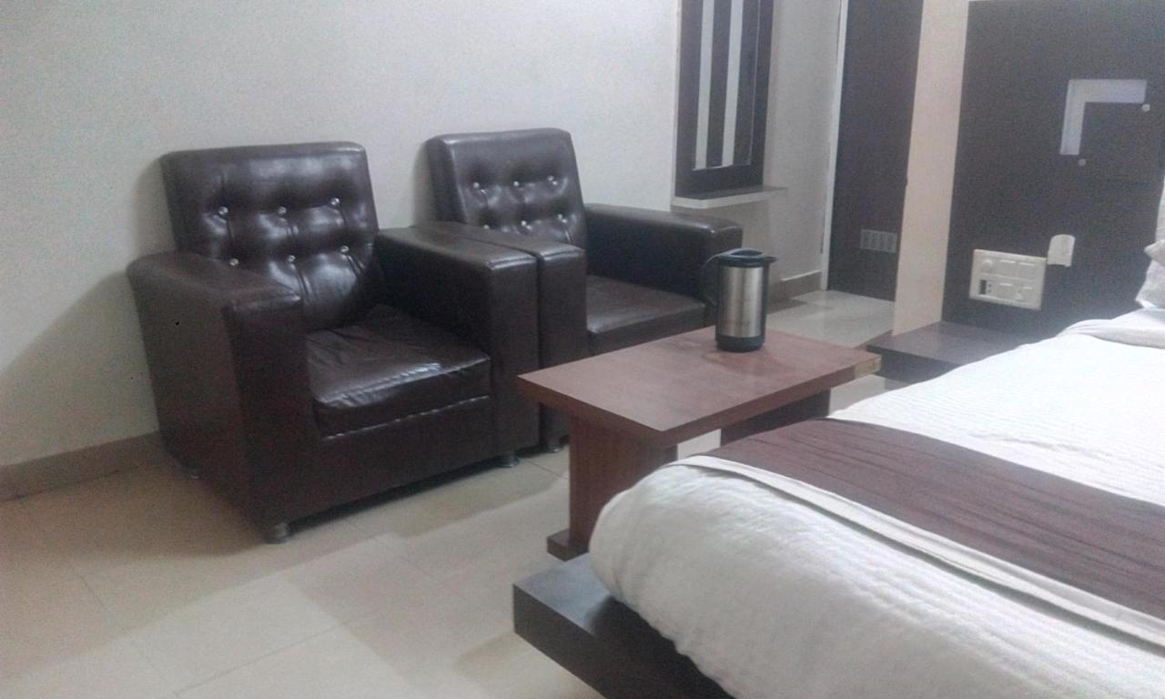 ראנצ'י Hotel Priya Palace מראה חיצוני תמונה